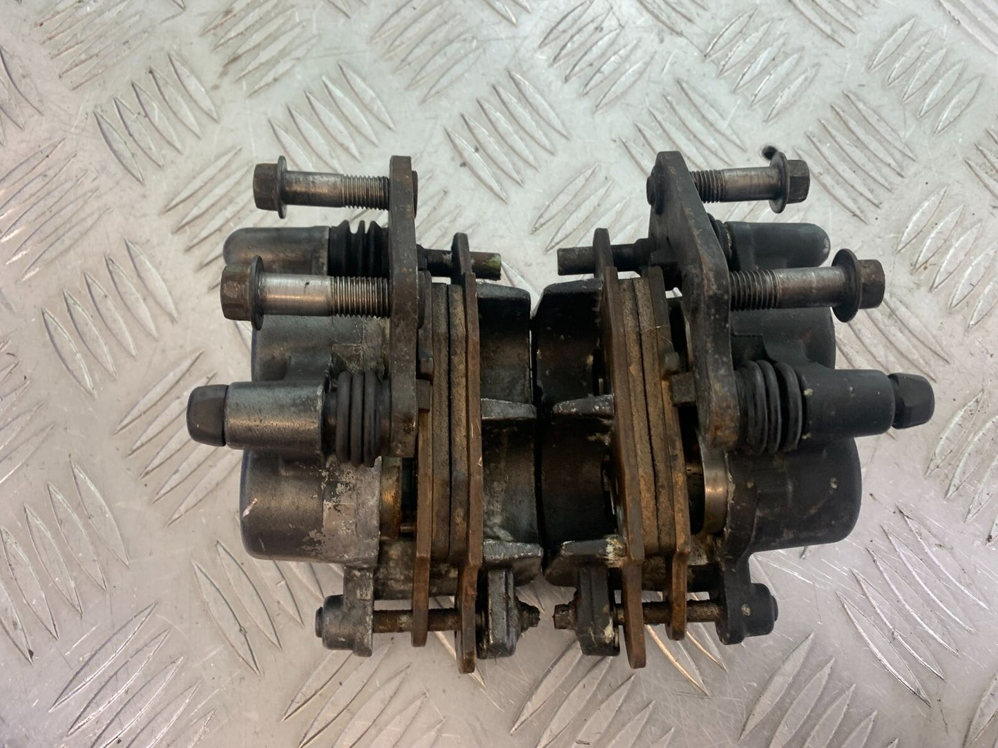 KAWASAKI Z750 ZR750 ZR-7S FRONT BRAKE CALIPERS   YEAR 1999-05 (CMB1135)