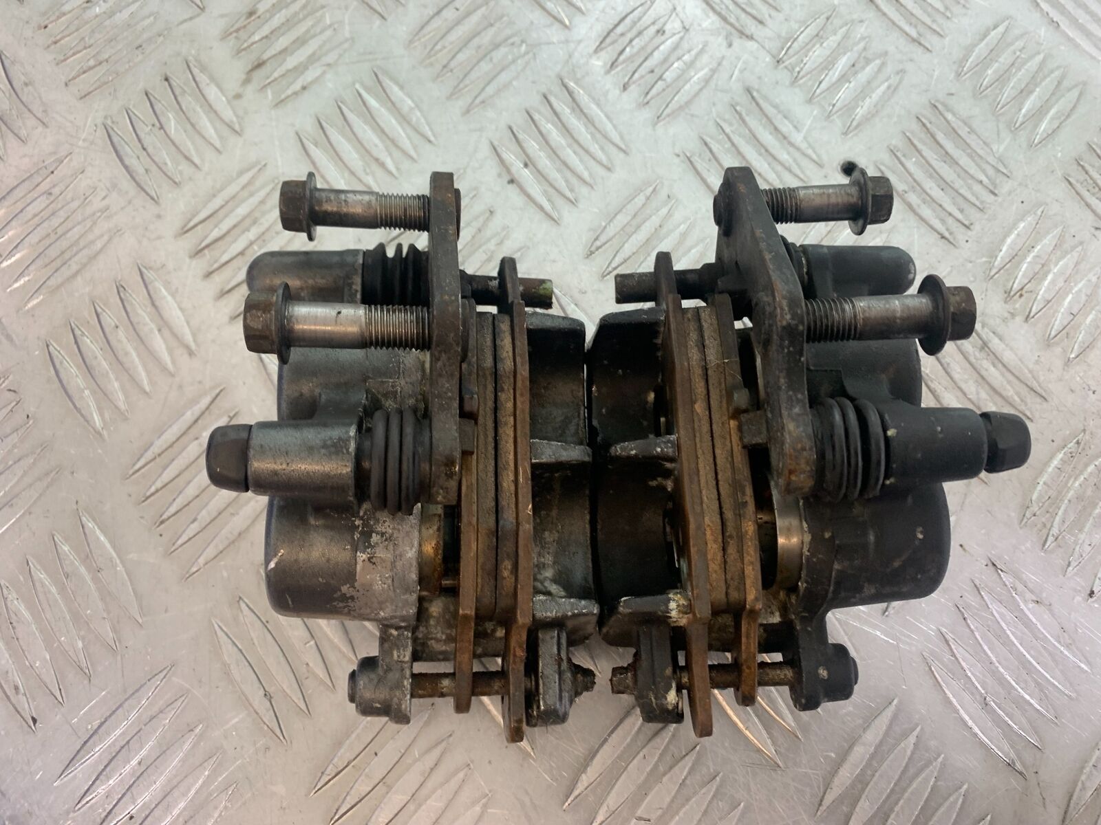 KAWASAKI Z750 ZR750 ZR-7S FRONT BRAKE CALIPERS   YEAR 1999-05 (CMB1135)