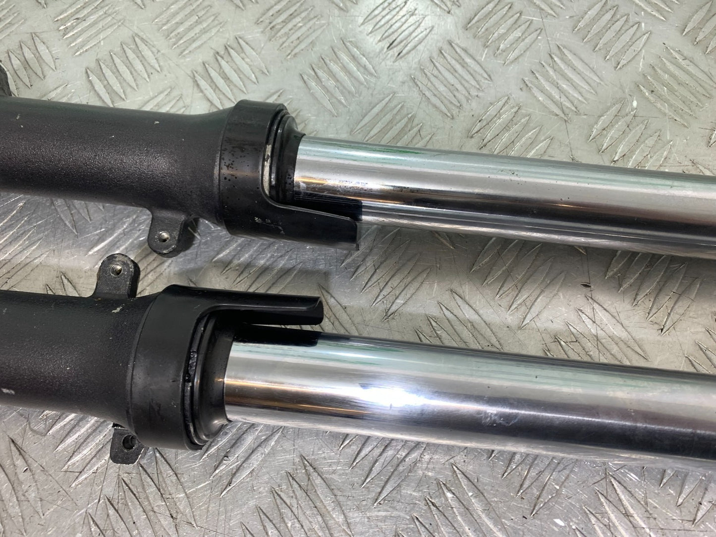 HONDA CBF600 CBF 600 FORKS YEAR 2004 -07 (CMB1247)