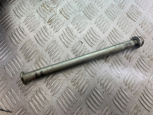 YAMAHA YZF R1 SWINGARM  SPINDLE   YEAR 2004-2006 (CMB1155)