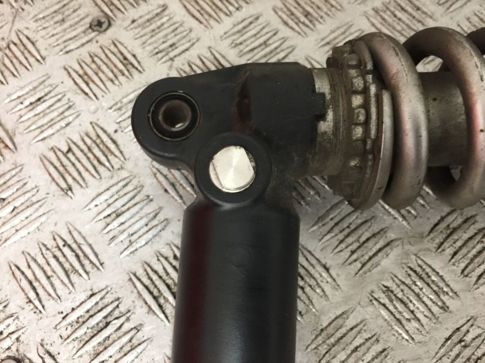 KAWASAKI Z1000 REAR SHOCK  YEAR 2007-2009 (STOCK 763)