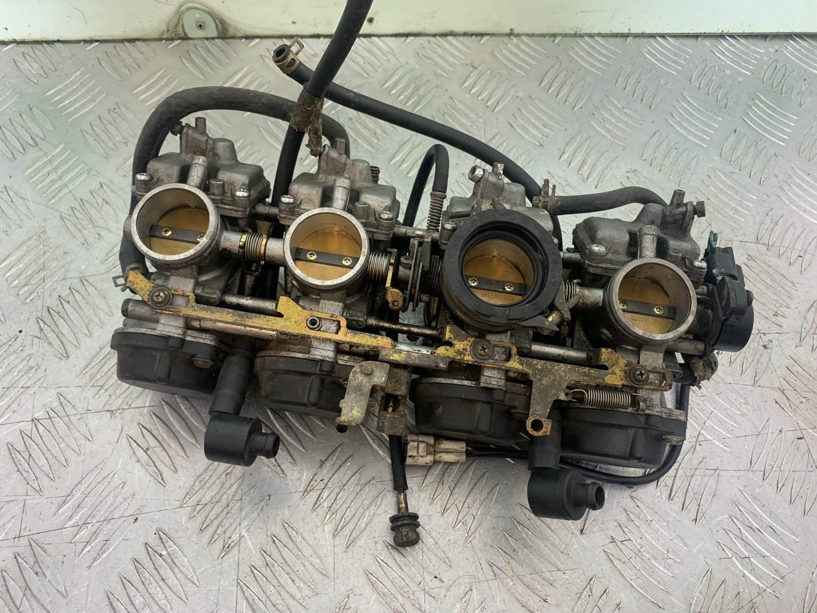 YAMAHA YZF1000 THUNDERACE CARBS  YEAR 1997-2000 (CMB1204)
