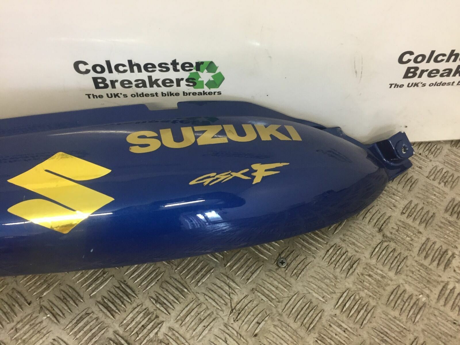 SUZUKI GSX600 F GSX 600 F RIGHT SEAT PANEL YEAR 1998 - 2005