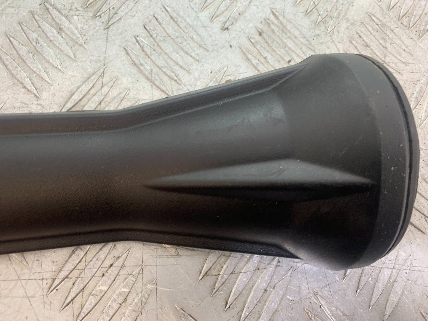 KAWASAKI GTR1400 GTR 1400 SWINGARM INFILL COVER   YEAR 2007-2009 (CMB1174)