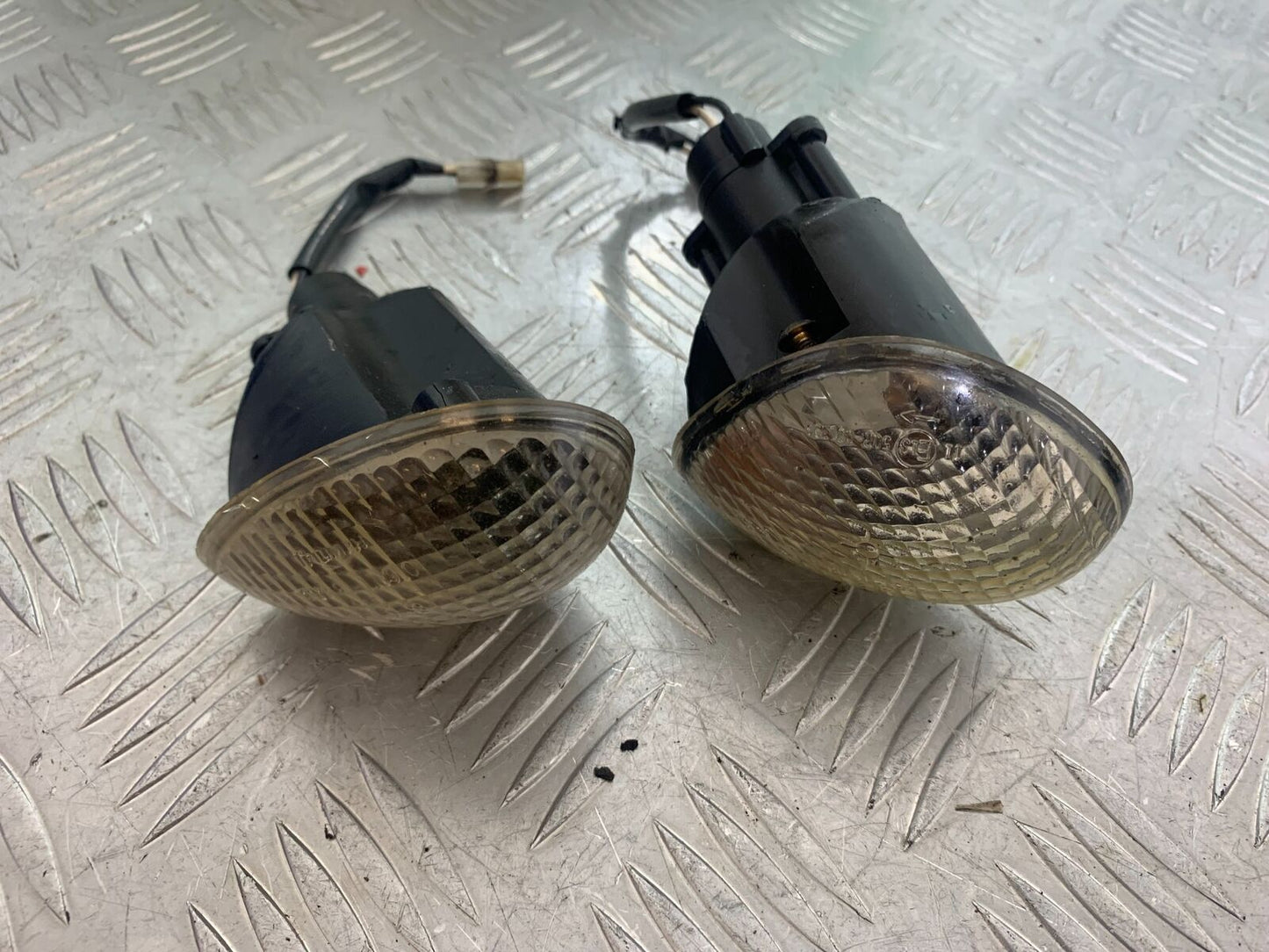 TRIUMPH 955i SPRINT ST FRONT INDICATORS YEAR 1999-2004 (CMB1124)