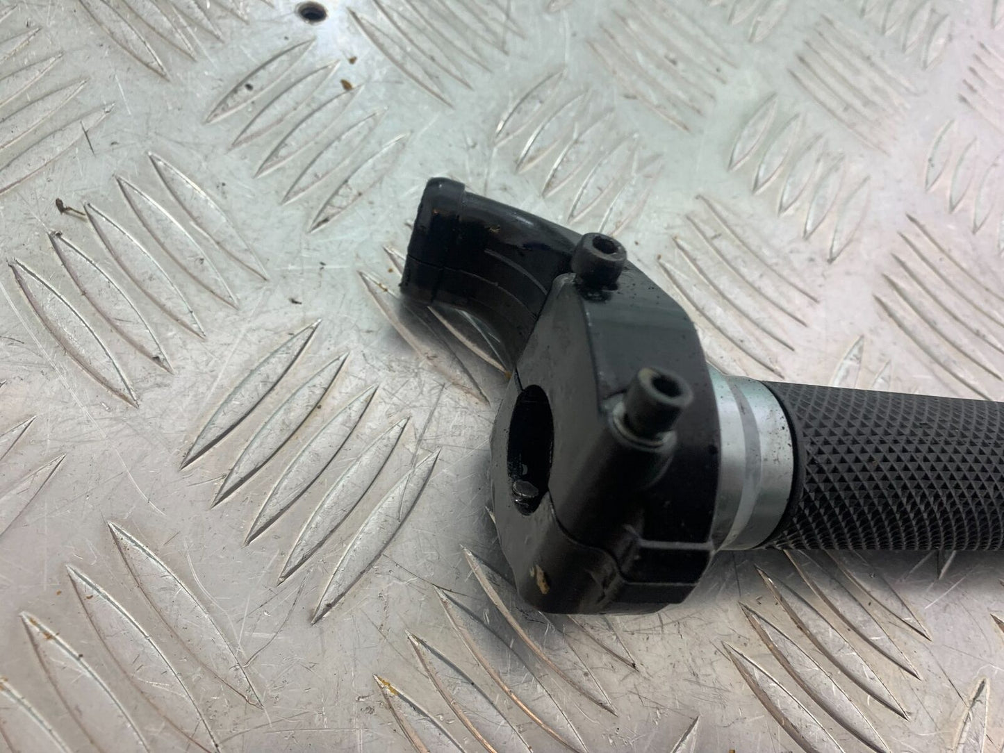 YAMAHA XJR1300 XJR 1300 THROTTLE AND GRIP  YEAR 1999-2003 (CMB1055)