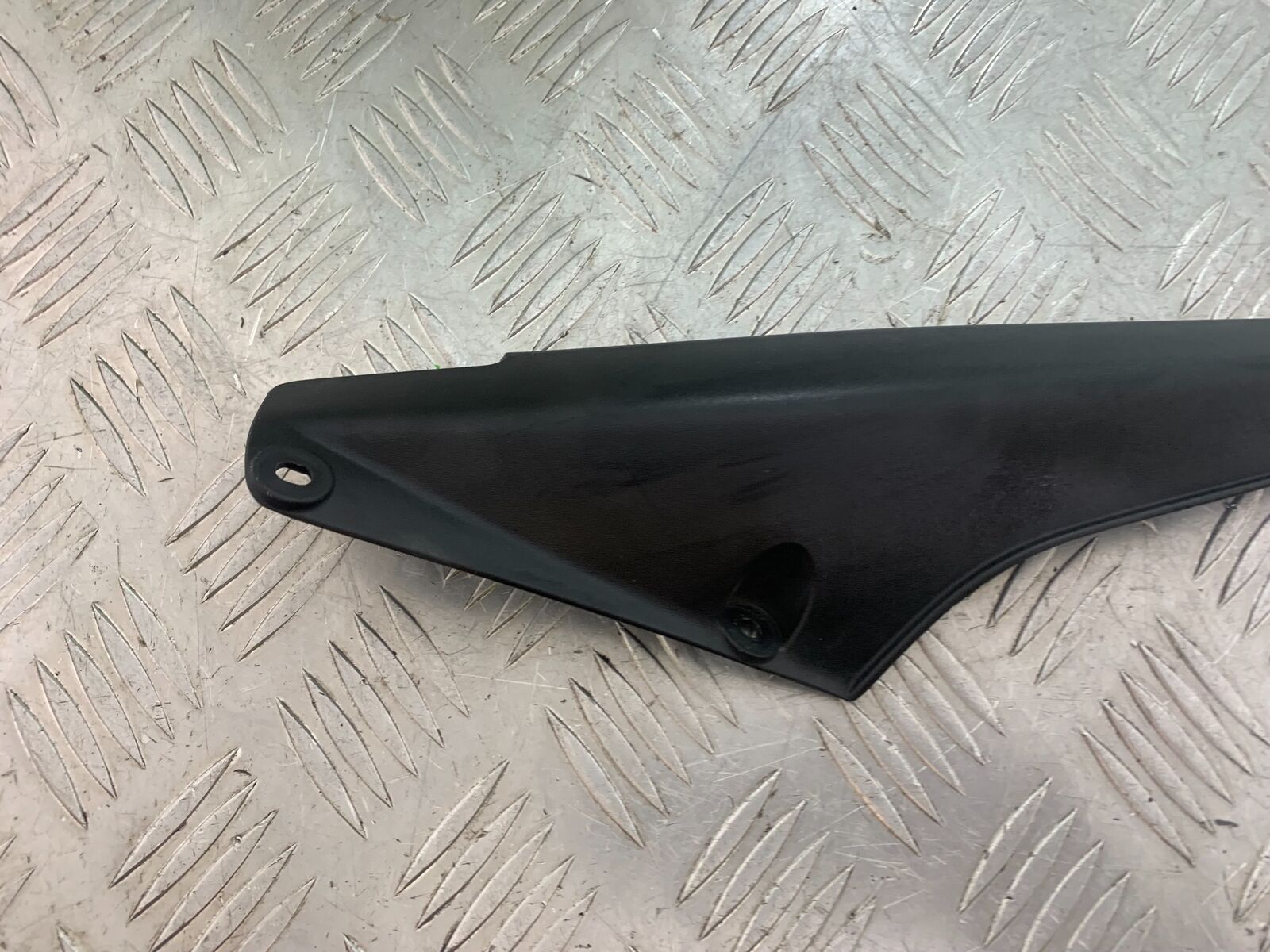 KAWASAKI ER6 F CHAIN GUARD YEAR 2005-2008 (CMB1098)