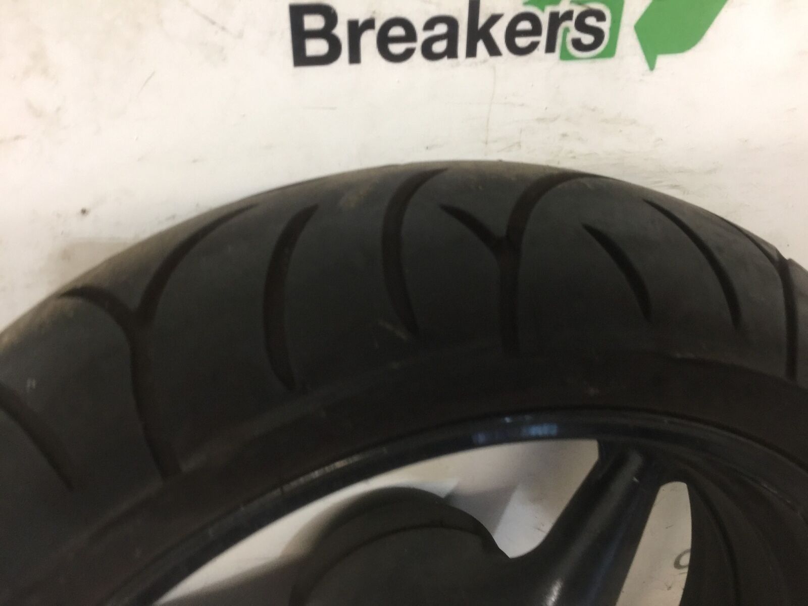 HONDA CBR600 CBR 600 F4I REAR WHEEL YEAR 2002  (STOCK 867)