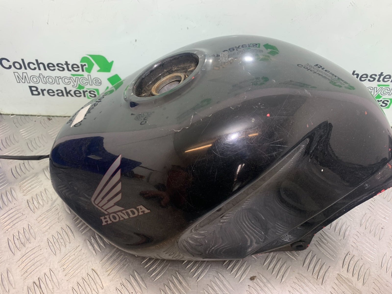 HONDA VFR750 VFR 750 F PETROL TANK   YEAR 1994-1997 (CMB1156)