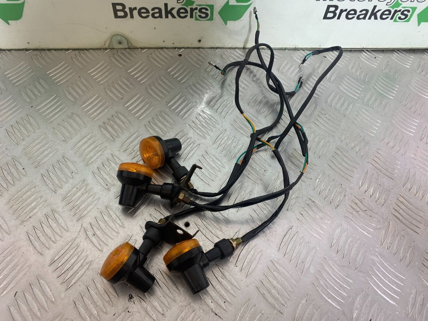 HERALD CLASSIC 125 FRONT AND REAR INDICATORS  YEAR 2014 (CMB1058)
