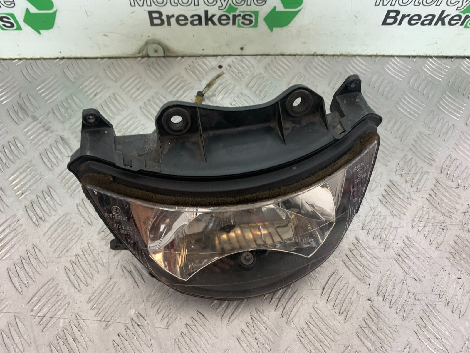 KAWASAKI ZX9R ZX9 R HEADLIGHT  YEAR 1998-1999 (CMB1329)