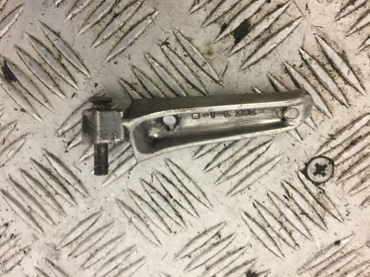 SUZUKI GSF600 GSF 600 BANDIT LEFT REAR PEG   YEAR 1997 (STOCK 687)