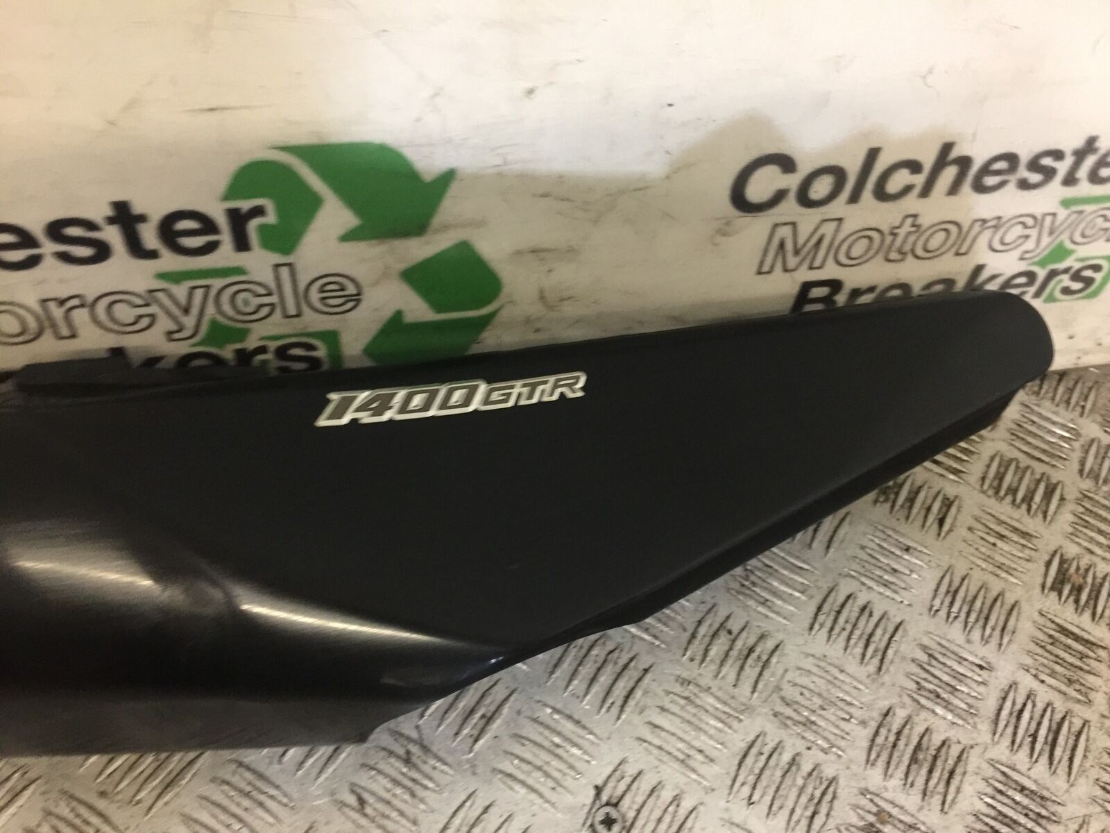 KAWASAKI GTR1400 GTR 1400 RIGHT SEAT PANEL  YEAR 2010 (STOCK 716)