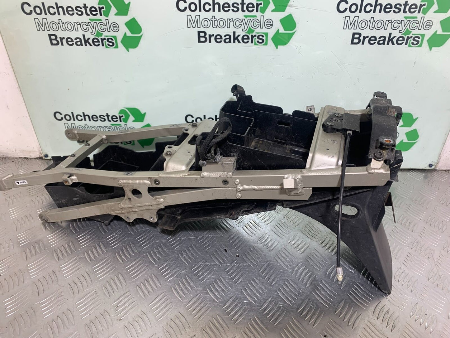 KAWASAKI ZX6R ZX6 J REAR MUDGUARD AND SUBFRAME YEAR 2000 (CMB1129)
