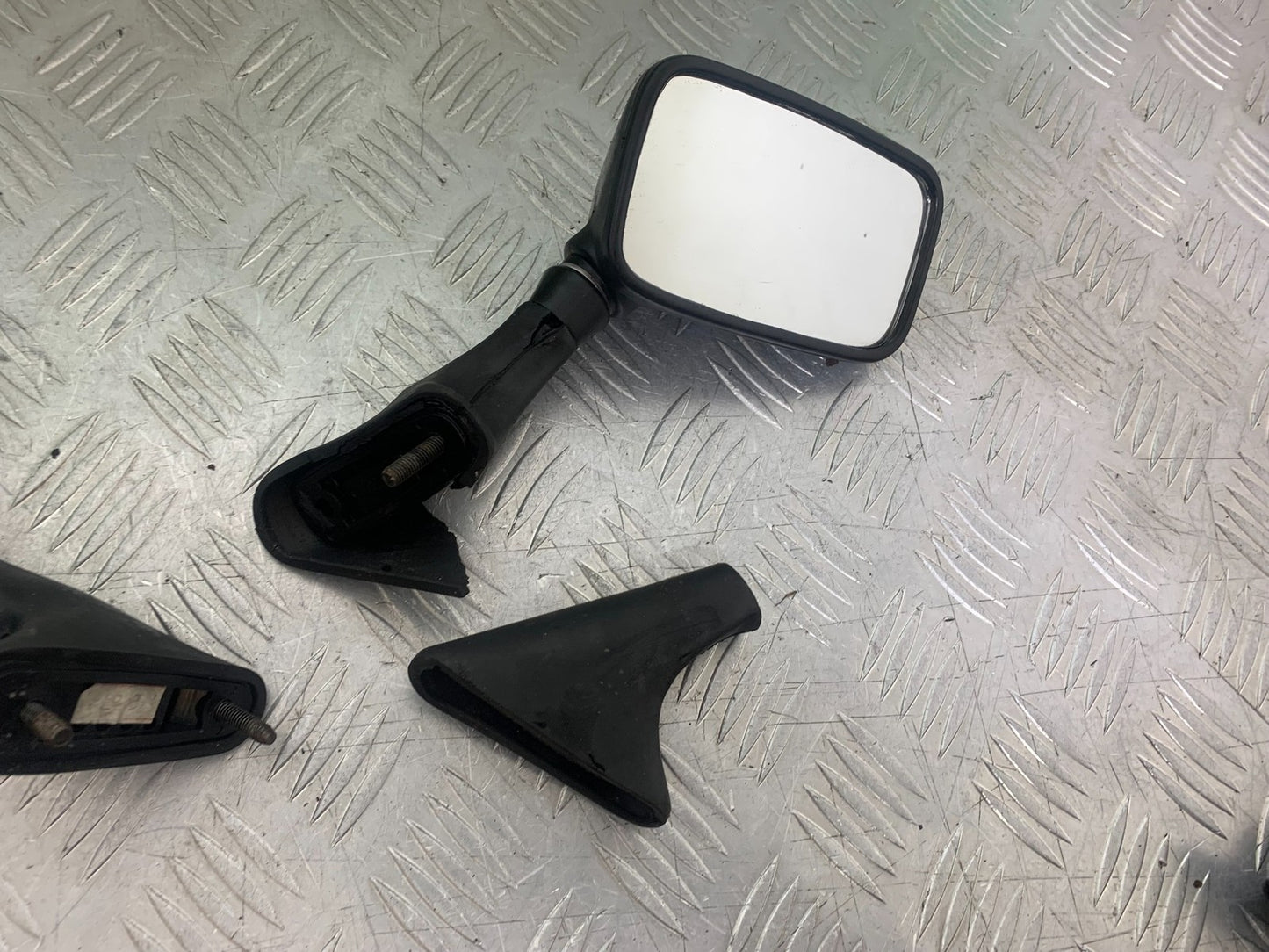 KAWASAKI GPZ600 GPZ 600 LEFT & RIGHT MIRRORS   YEAR 1988-90 (CMB1258)