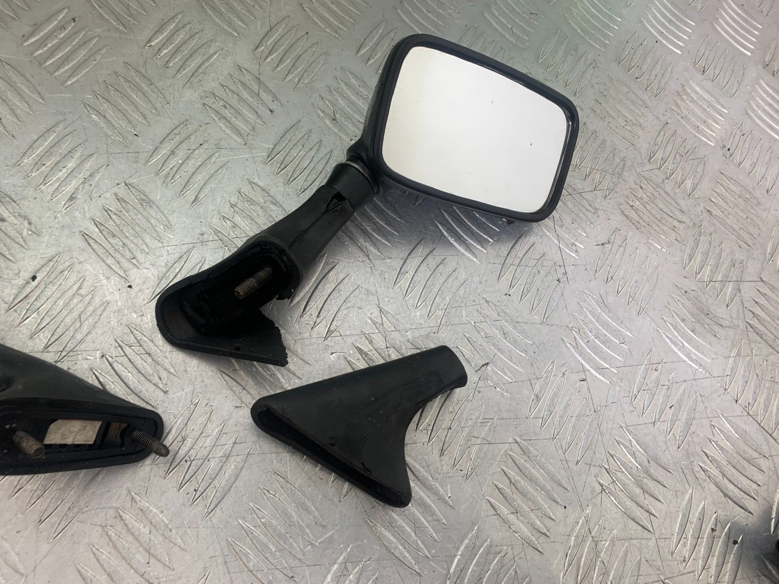 KAWASAKI GPZ600 GPZ 600 LEFT & RIGHT MIRRORS   YEAR 1988-90 (CMB1258)