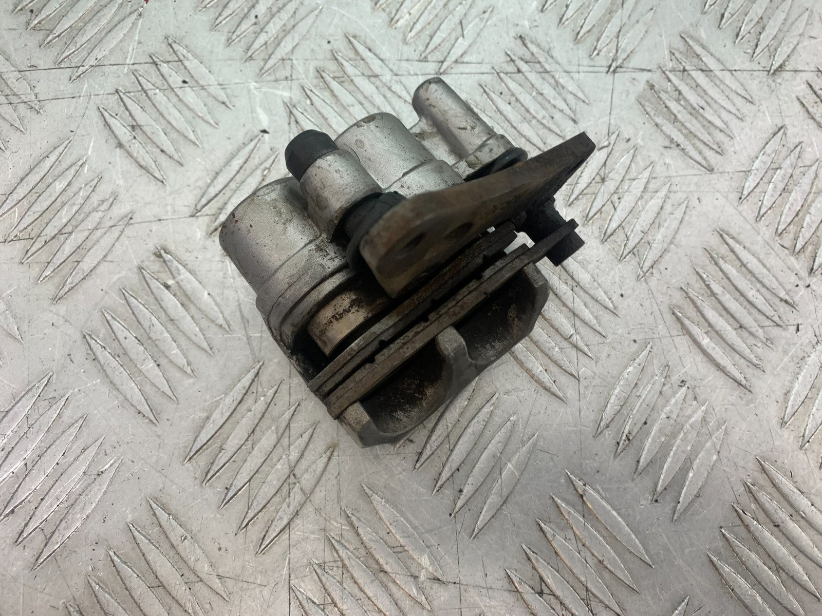 HONDA XL125 VARADERO FRONT BRAKE CALIPER  YEAR 2001-2006  (CMB1210)