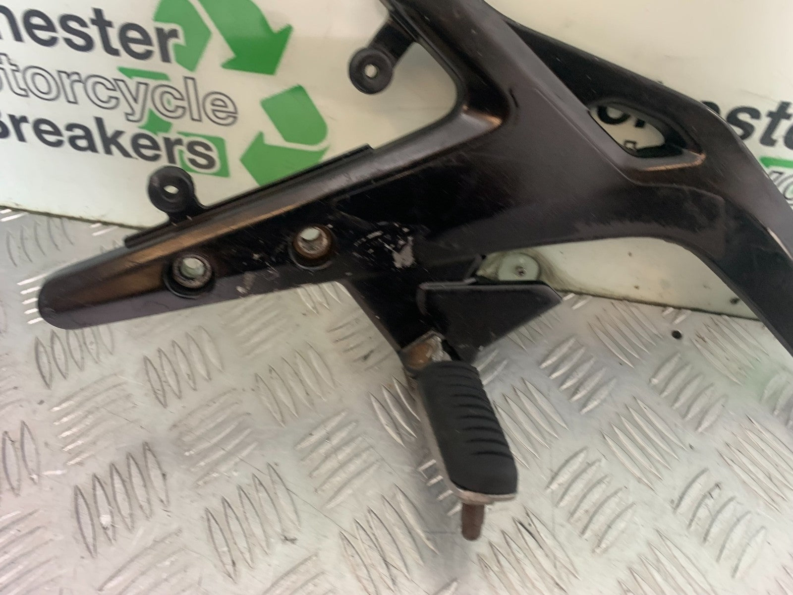 KAWASAKI ER6 N LEFT HANGER YEAR 2012-2017 (CMB1324)