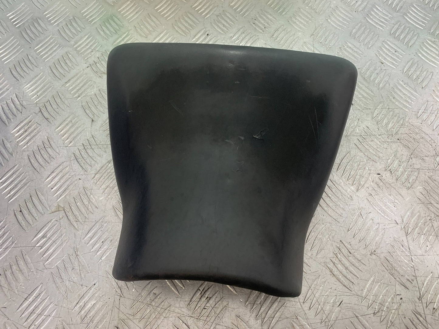 KAWASAKI Z750 Z 750 FRONT SEAT   YEAR 2004-2006  (CMB1234)