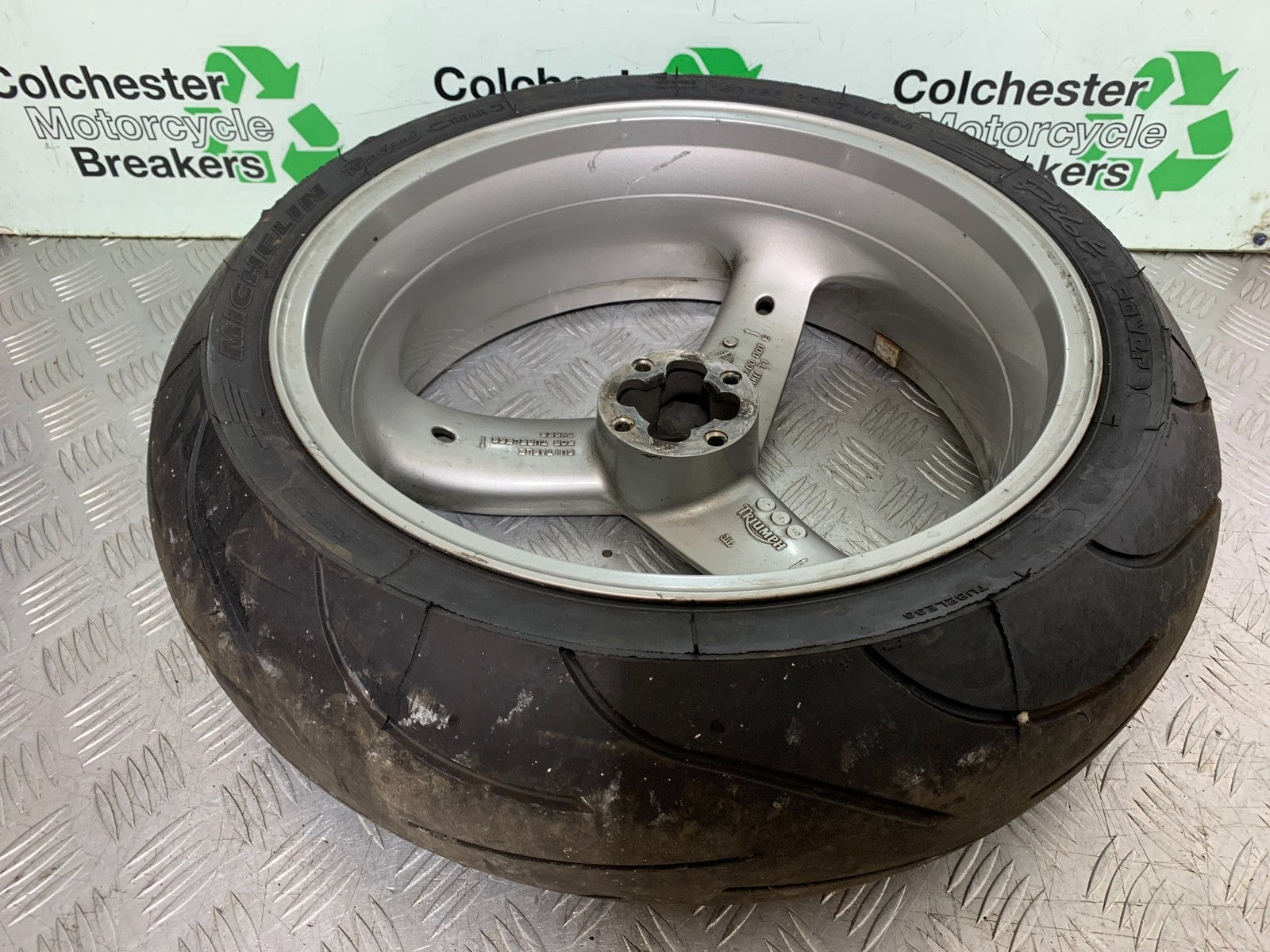 TRIUMPH 955I SPRINT RS REAR WHEEL YEAR 1999-03 (CMB1313)