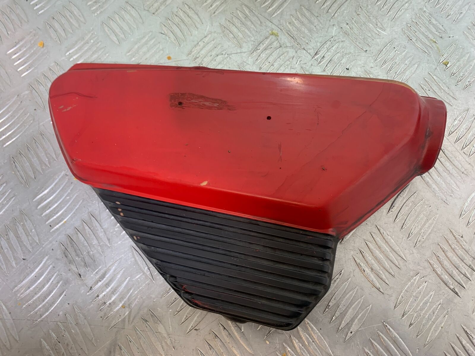 HONDA CX500 CX 500 RIGHT SEAT PANEL YEAR 1980 (CMB1131)