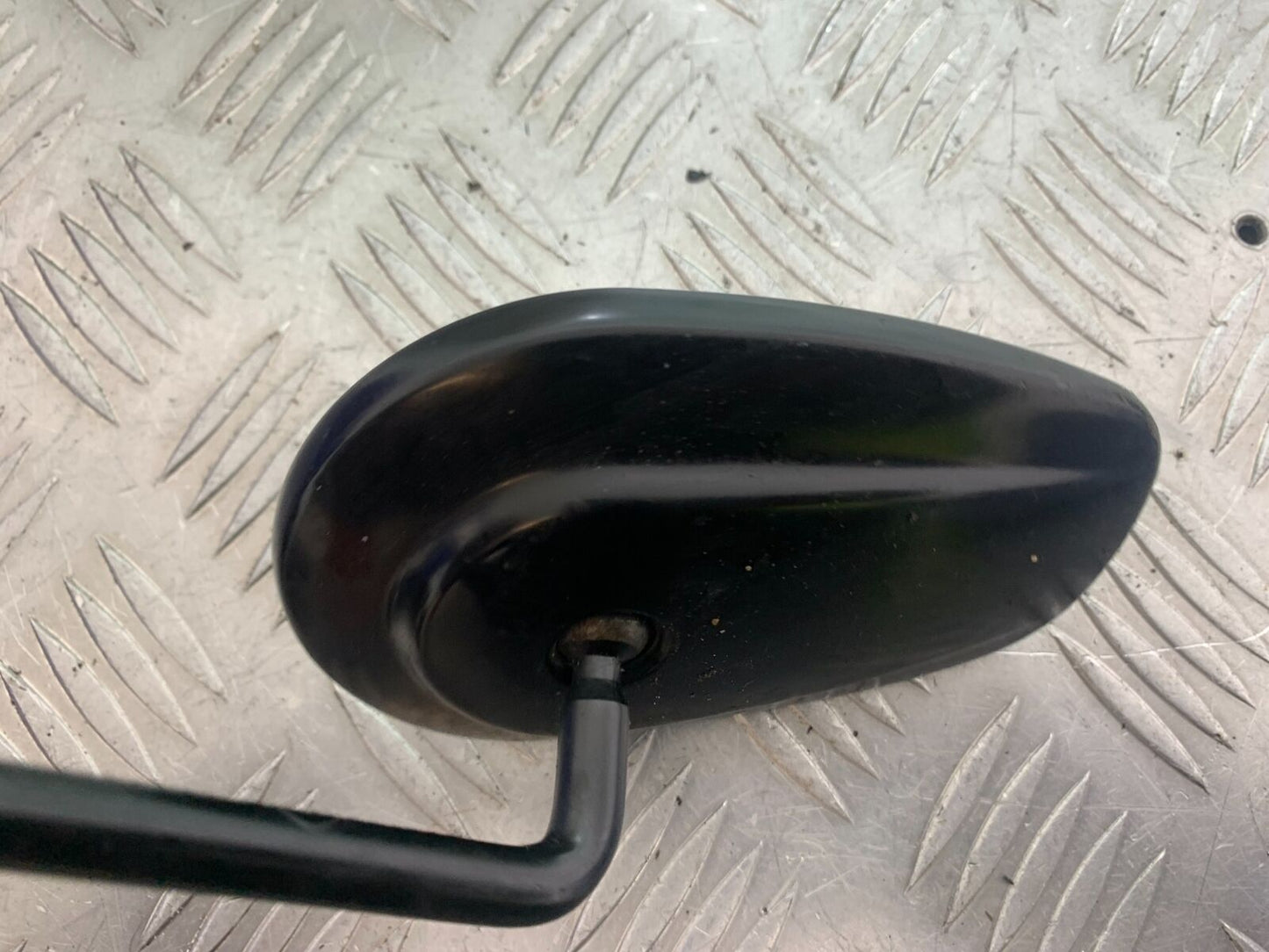 HARLEY DAVIDSON XL883 N IROD RIGHT MIRROR  YEAR 2020  (CMB1116)