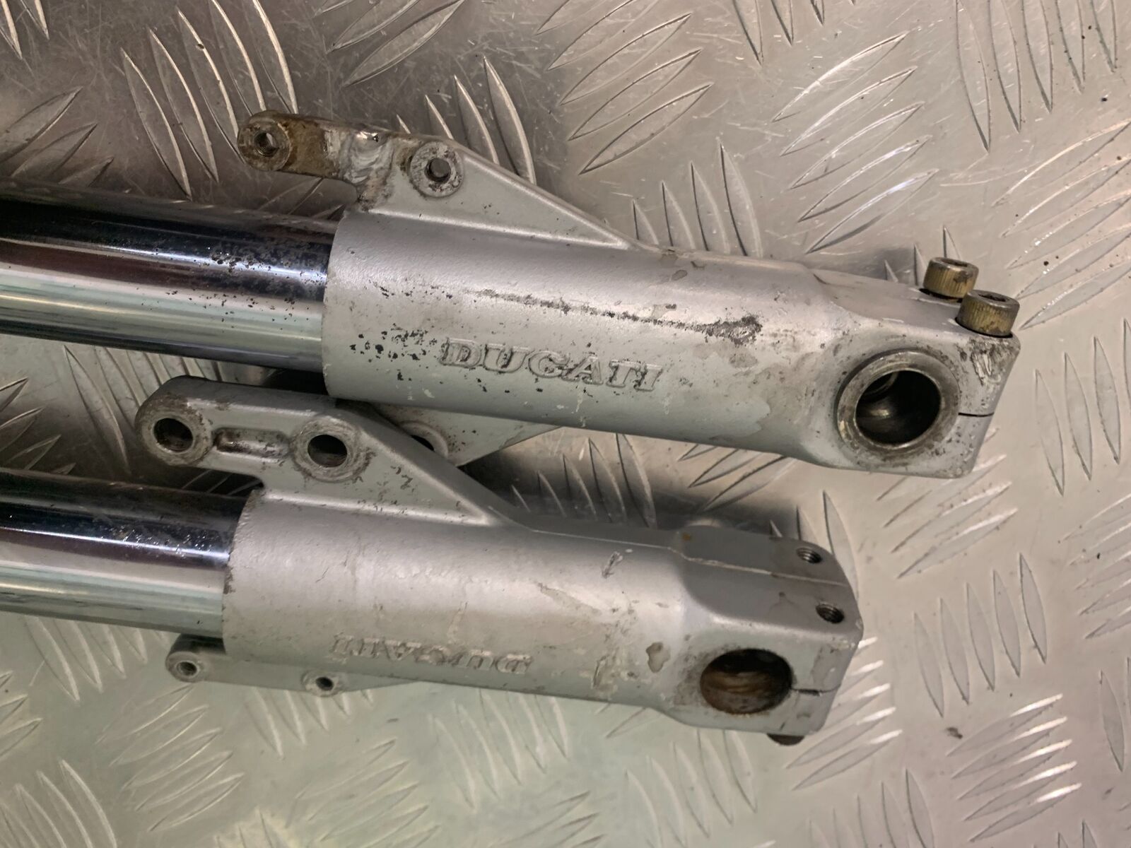 DUCATI 600ss 600 ss FORKS   YEAR 1991-98 (STOCK 987)