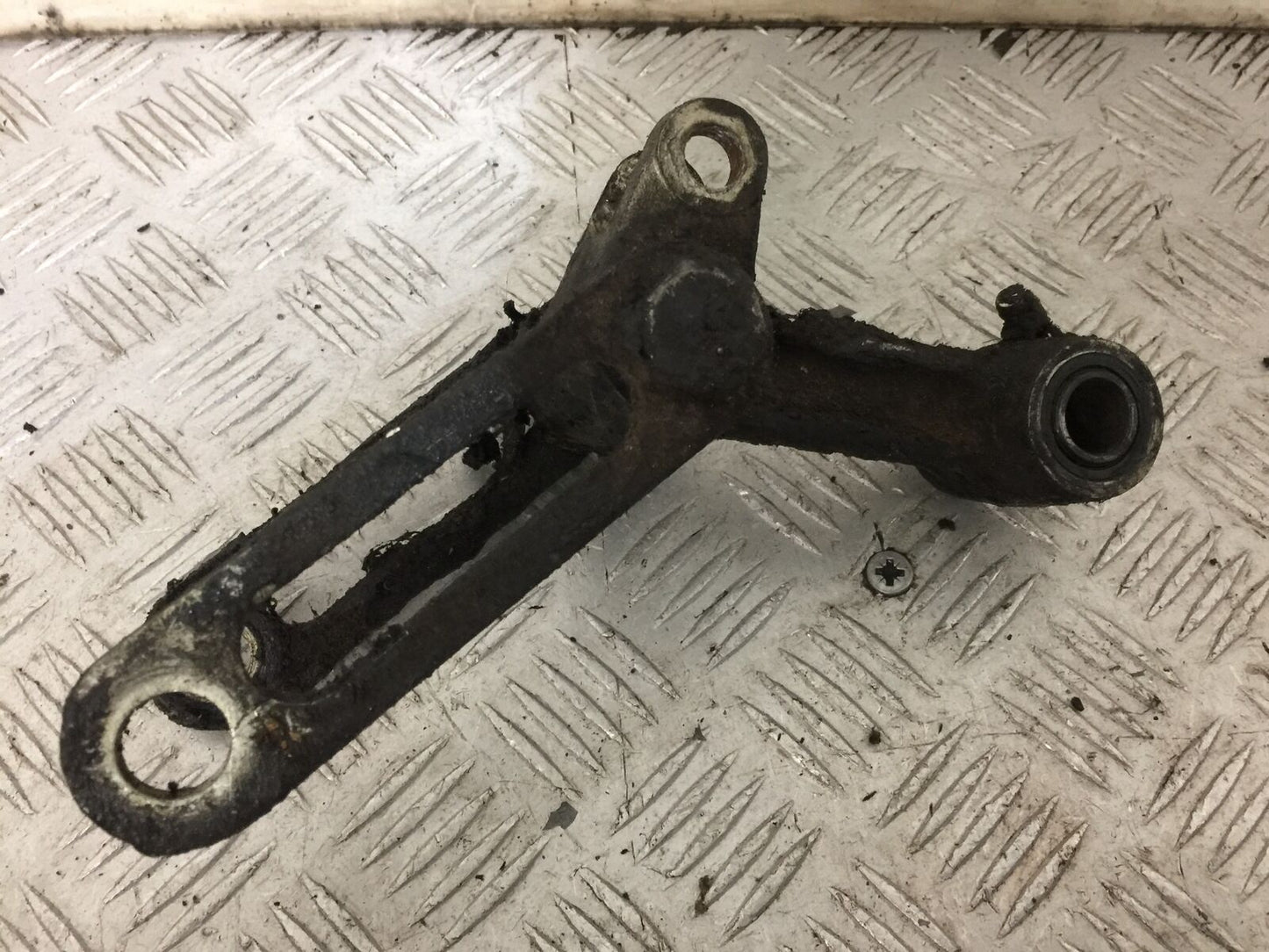 YAMAHA XTZ 750 SUPER TENERE REAR SHOCK LINKAGE  YEAR 1990-1995 (STOCK 889)