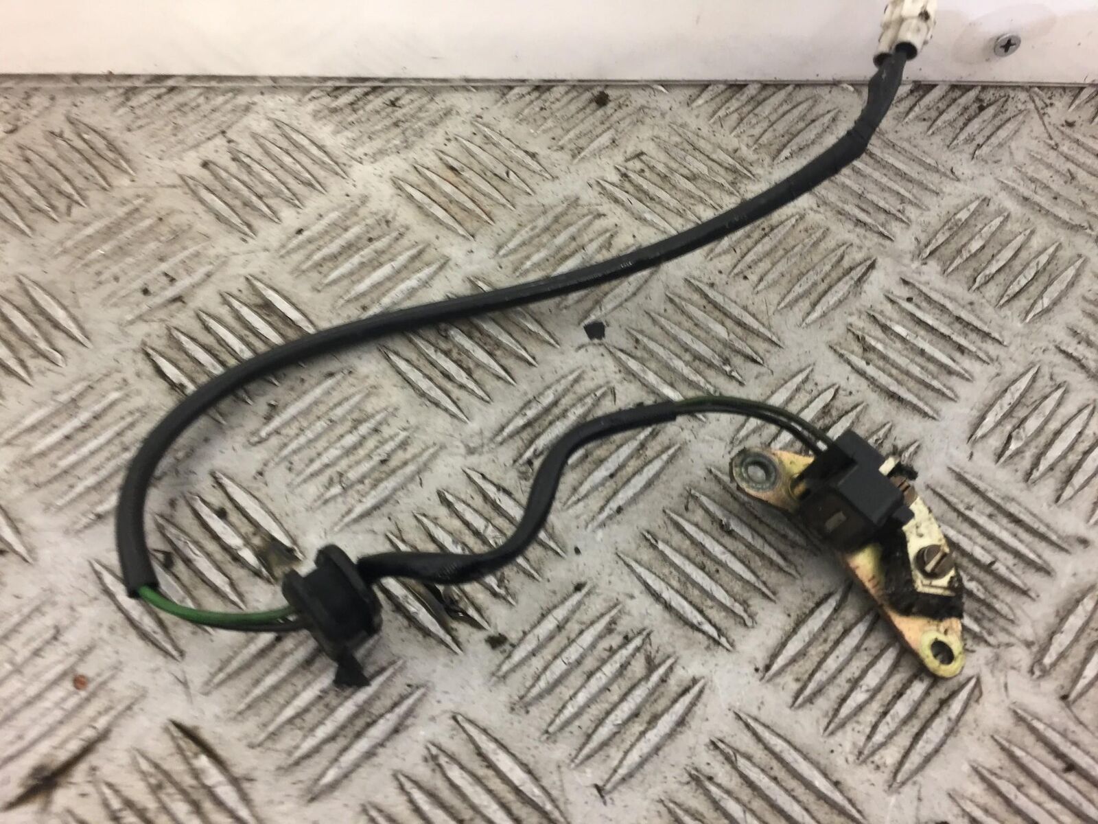 SUZUKI GSXR600 GSXR 600 K1 K2 IGNITION PICK UP YEAR 2000