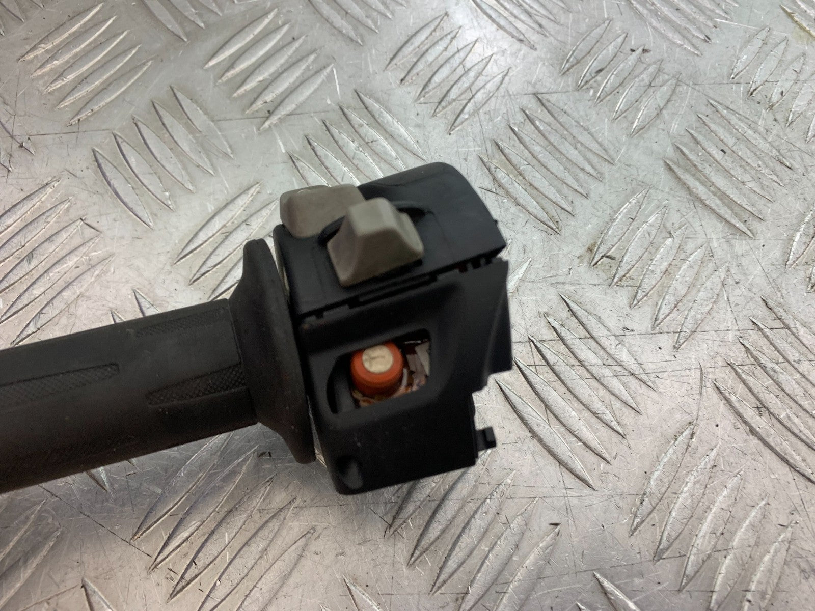 BMW F800 GT LEFT SWITCH GEAR   YEAR 2013-2017 (CMB1248)