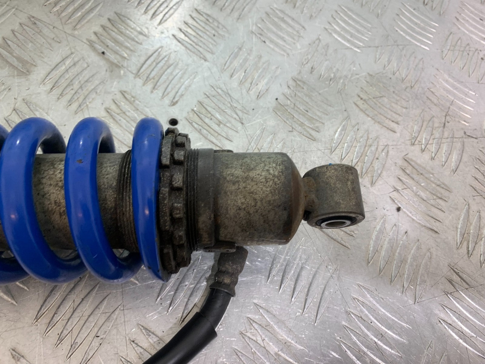 TRIUMPH SPEED TRIPLE R 1050 REAR SHOCK   2009 (CMB1183)