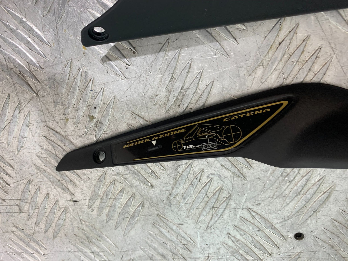 MV AGUSTA 675 F3 CHAIN GUARD YEAR 2012-2016 (CMB1302)