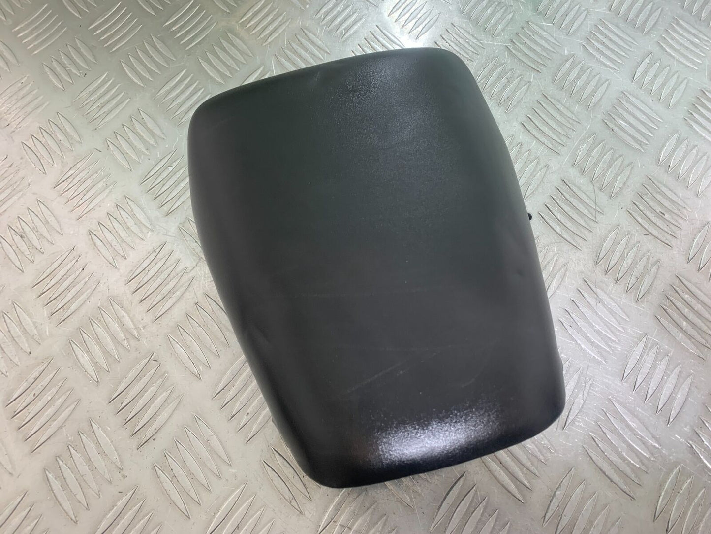 HONDA CBR125 CBR 125 REAR SEAT  YEAR 2004-06  (CMB1040)