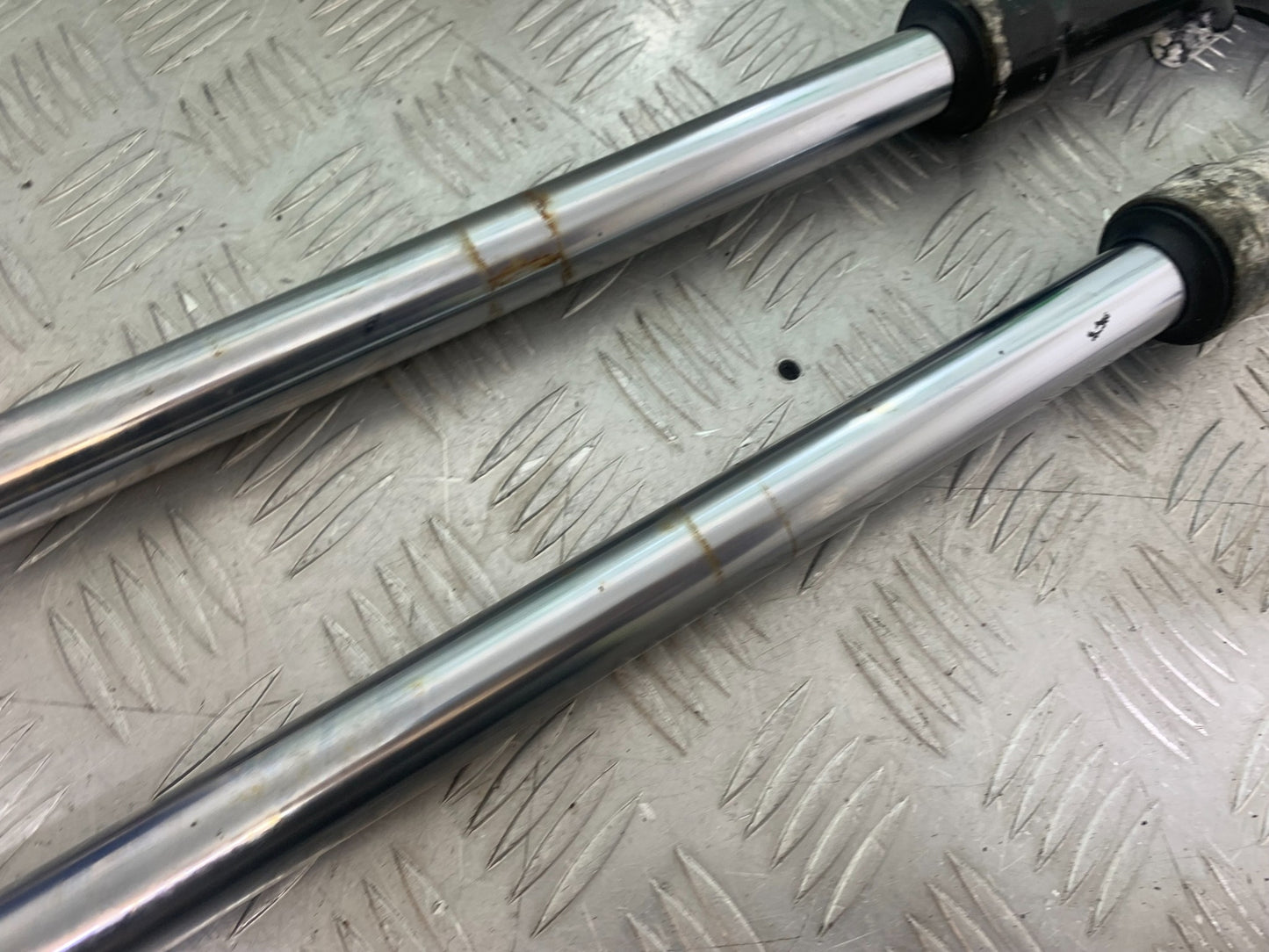 YAMAHA YBR125 YBR 125 FORKS   YEAR 2010-2017 (CMB1163)