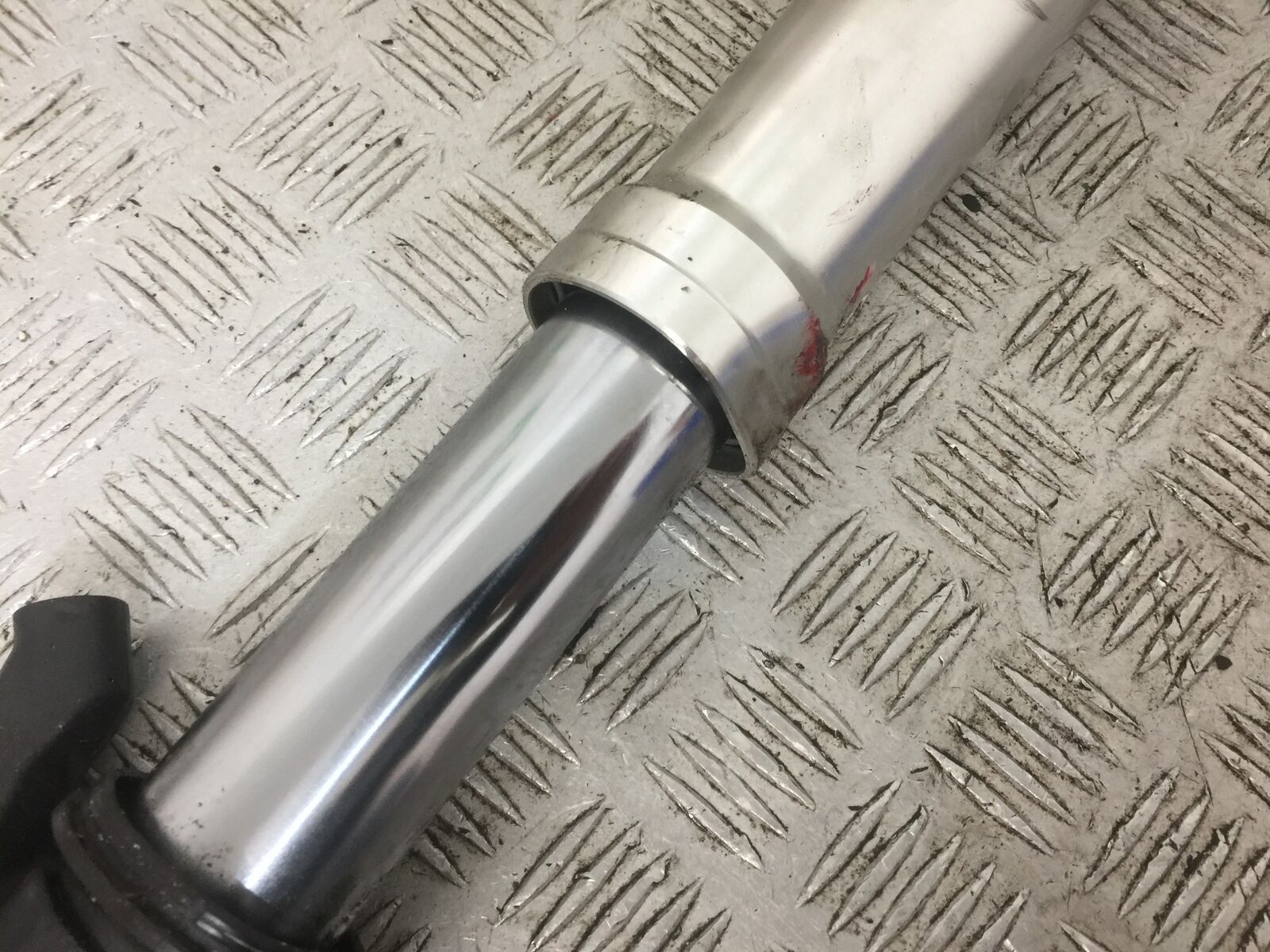 DUCATI 696 MONSTER RIGHT FORK (DAMAGED)  YEAR 2008 (STOCK 768)