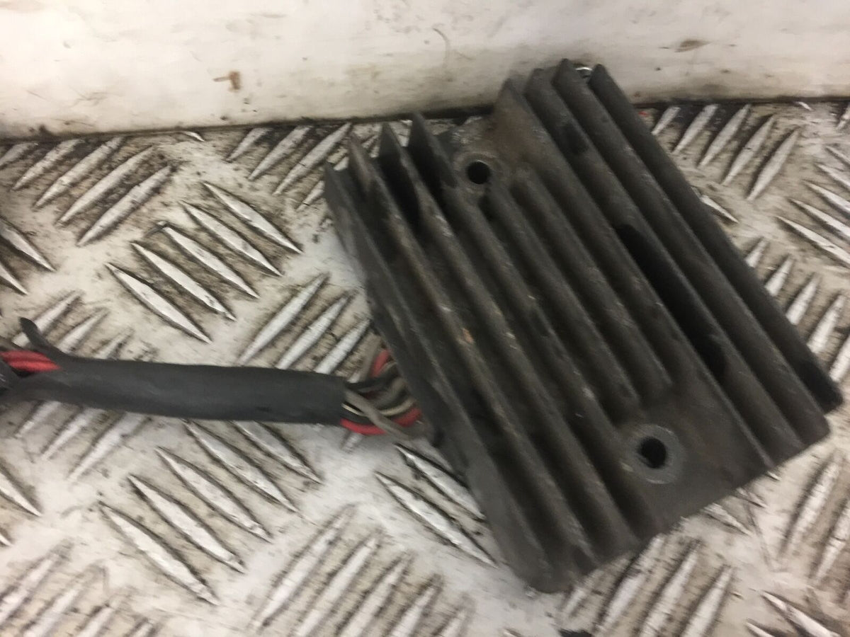 SUZUKI TL1000 R TL 1000 R REGULATOR  YEAR 1998  (STOCK 454)