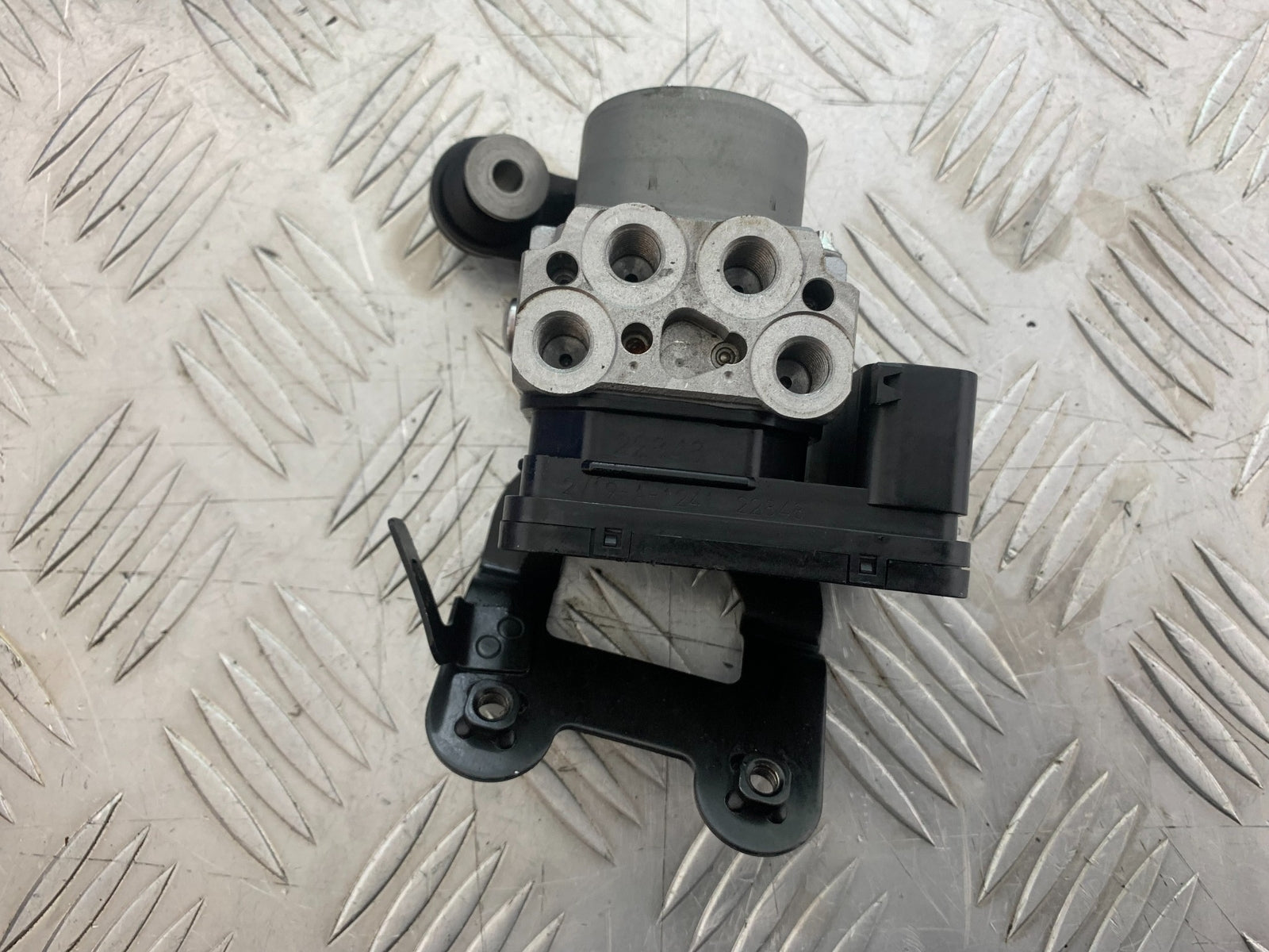 TRIUMPH TRIDENT 660 ABS PUMP YEAR 2021-2024 (CMB1148)