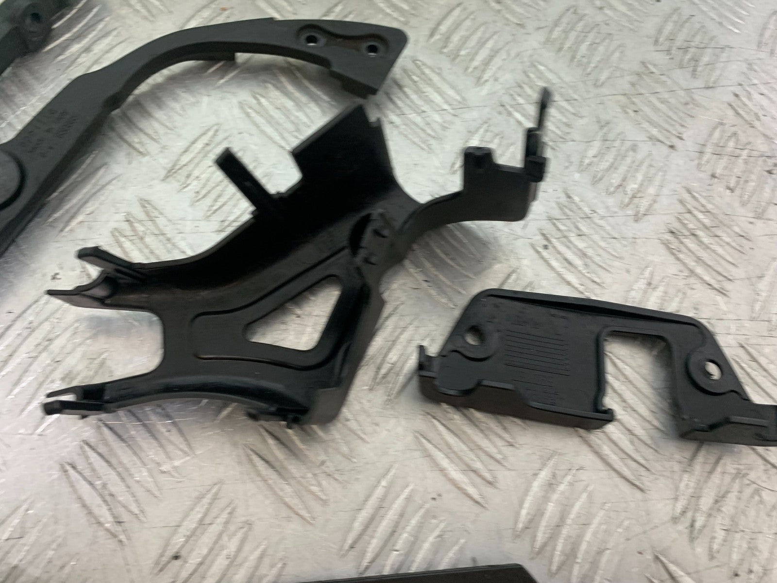 APRILIA TUONO 1000 V4R INFILL PANELS   YEAR 2011-13  (CMB1316)