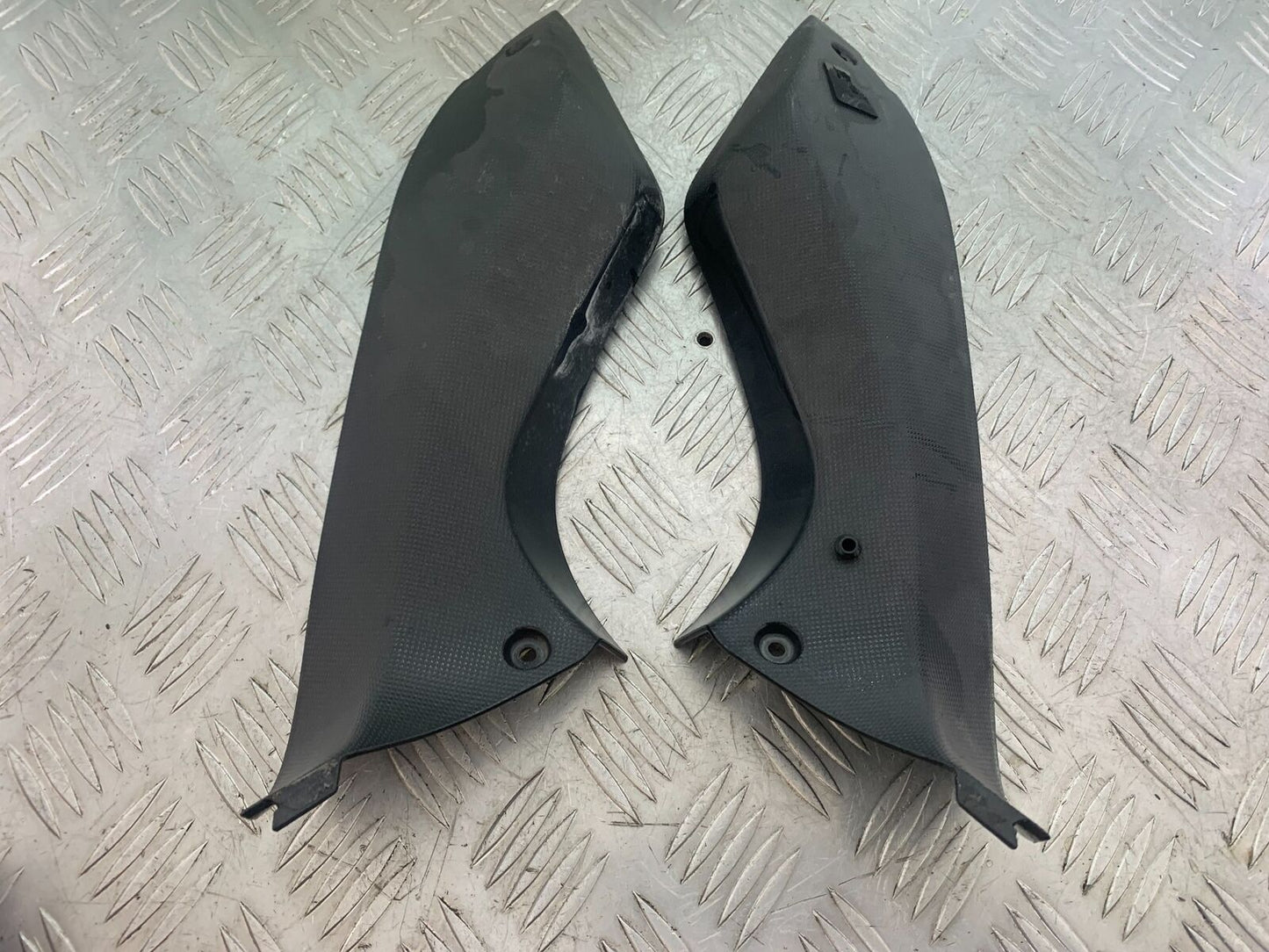 KAWASAKI ER6 F TOP FAIRING INFILL PANELS YEAR 2005-2008 (CMB1098)