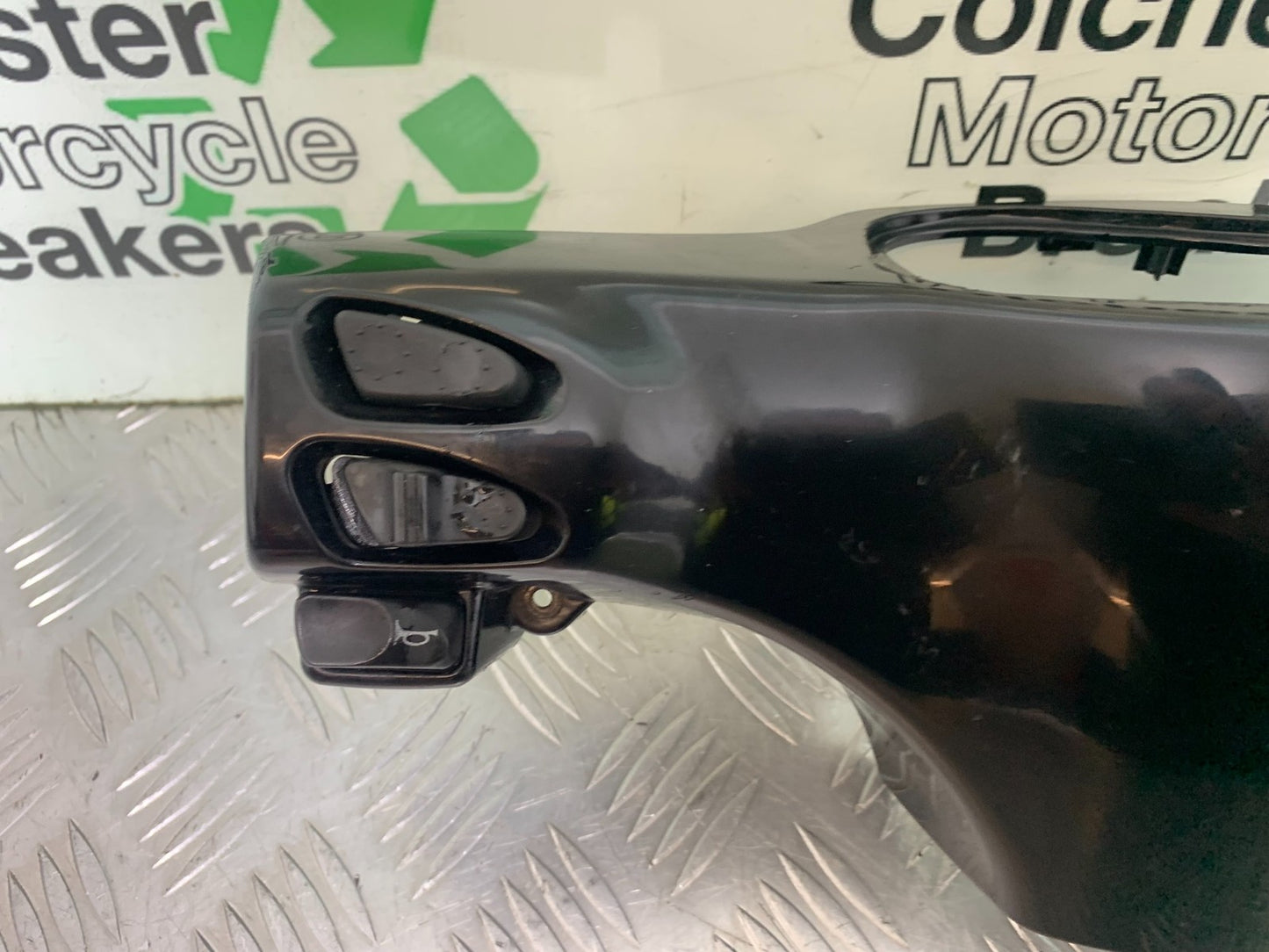 PIAGGIO VESPA LXS S 50 CLOCKS SURROUND & SWITCHES    YEAR 2007-2016 (CMB1290)