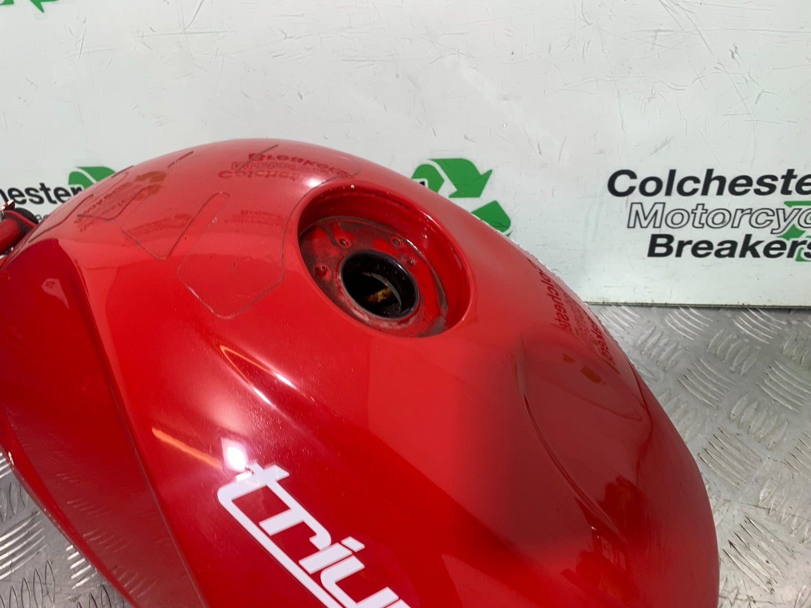 TRIUMPH 675 STREET TRIPLE R PETROL TANK  YEAR 2013 - 2016 (CMB1221)