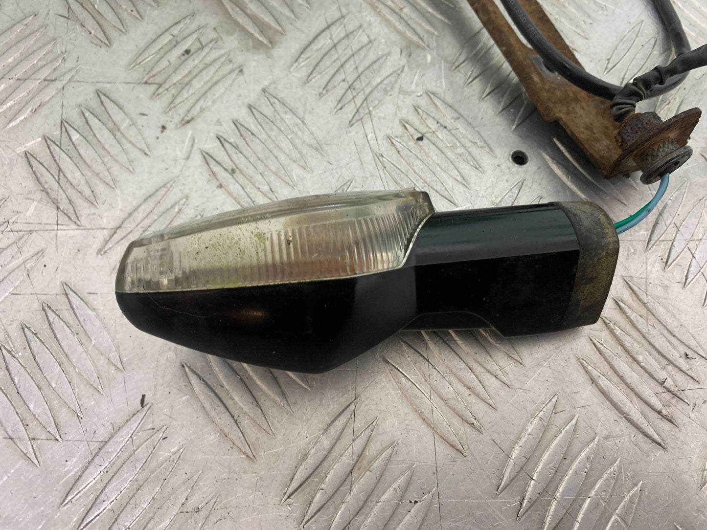 HONDA CBF125 CBF 125 REAR INDICATORS (DAMAGED)   YEAR 2009-14 (CMB1182)