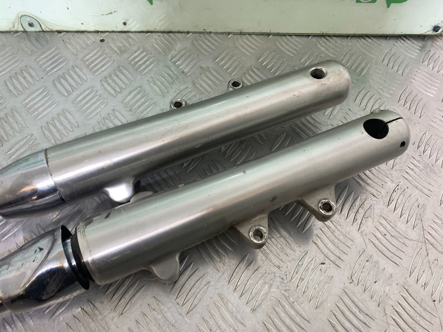 TRIUMPH THUNDERBIRD 1600 FORKS (DAMAGED)  YEAR 2011 (CMB1107)