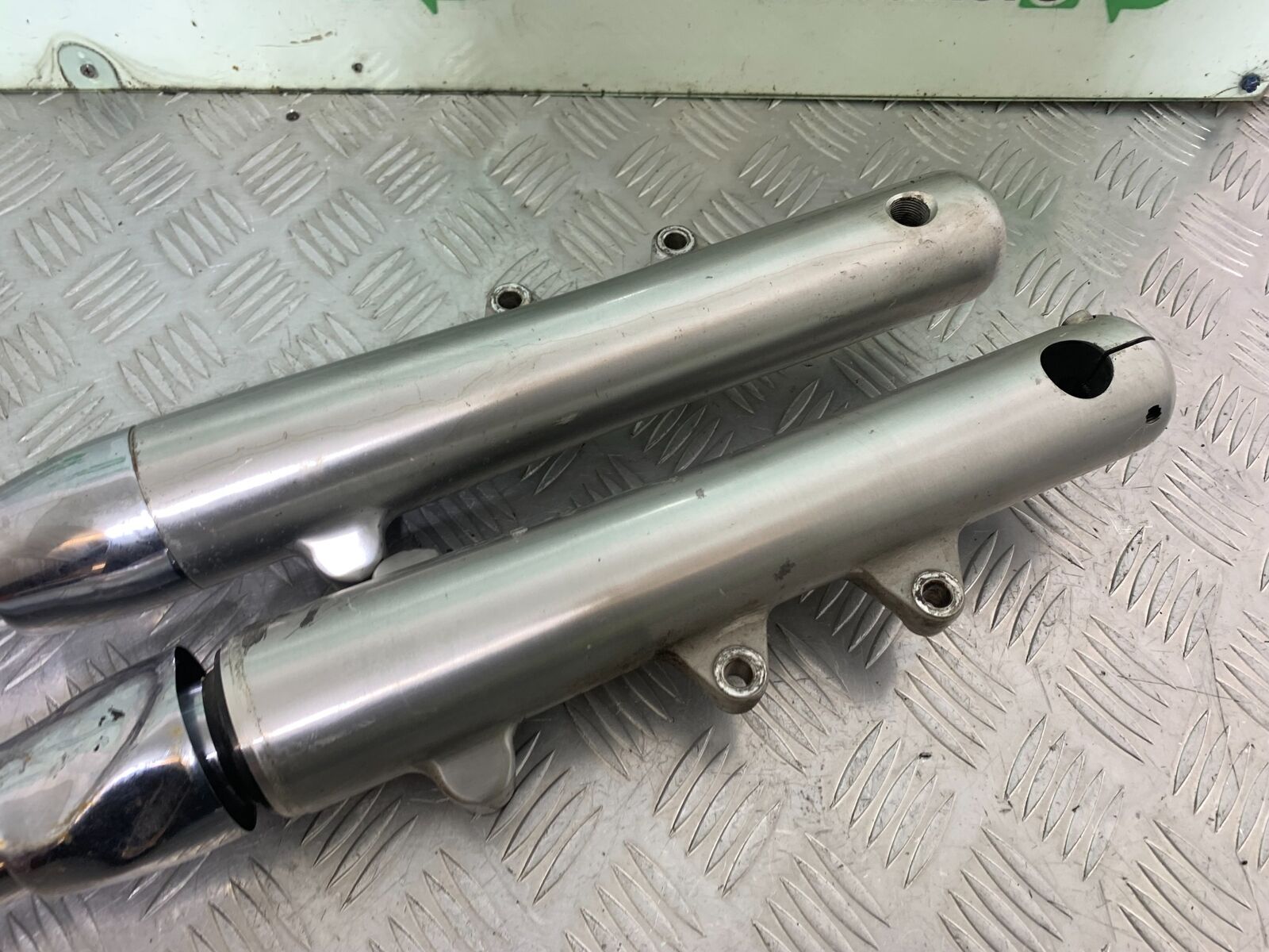 TRIUMPH THUNDERBIRD 1600 FORKS (DAMAGED)  YEAR 2011 (CMB1107)
