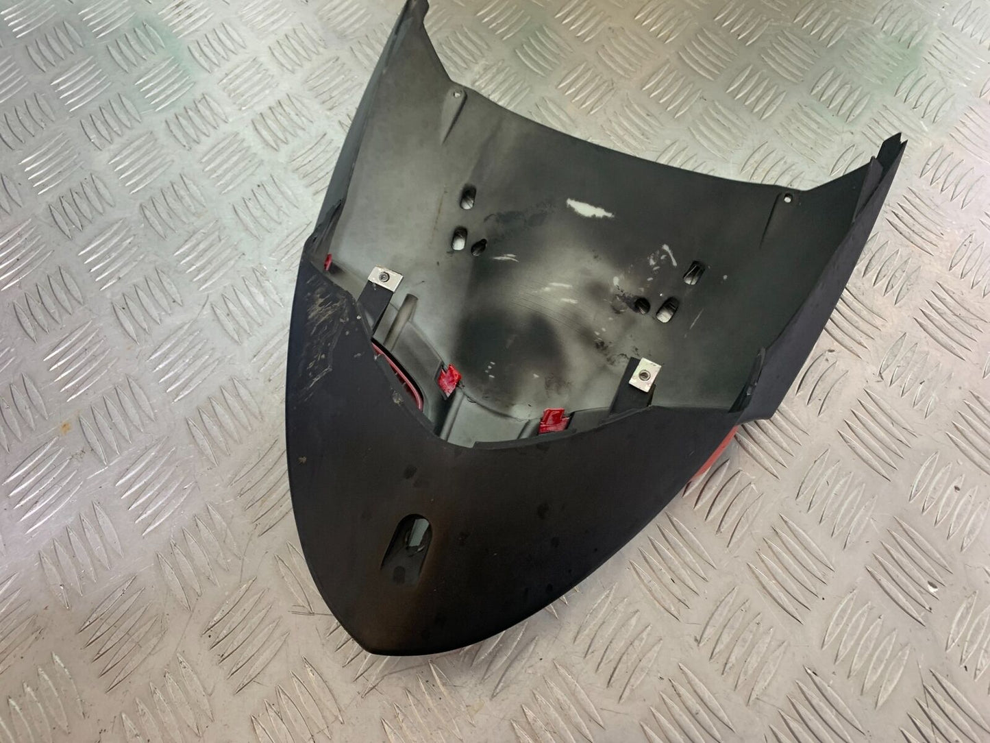 MOTORINI MISANO SXI 125 TAIL PIECE REAR LIGHT SURROUND   YEAR 2022 (CMB1078)