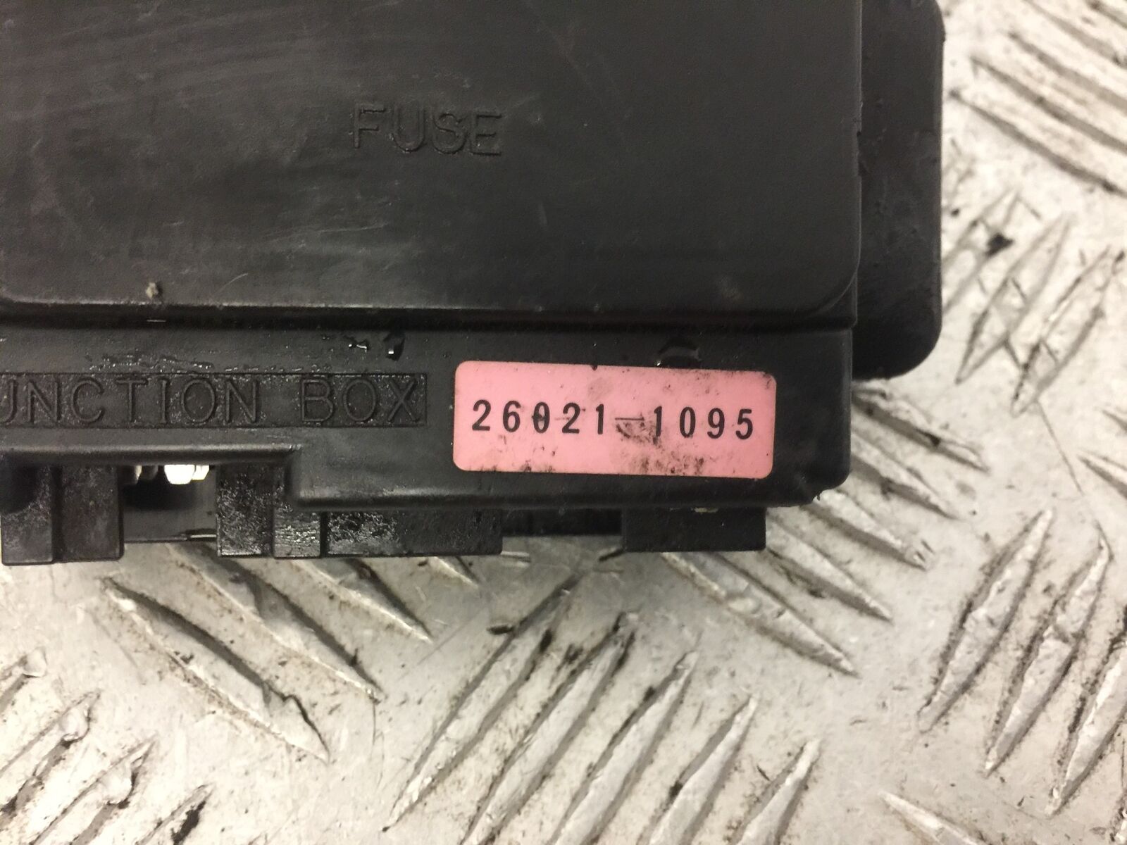 KAWASAKI ZX6R ZX6 G FUSE BOX  YEAR 1998-99 (STOCK 684)