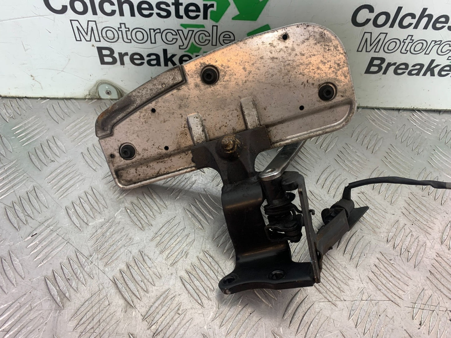 YAMAHA XVS 1300 MIDNIGHT STAR RIGHT FOOTBOARD   YEAR 2007-16 (CMB1200)