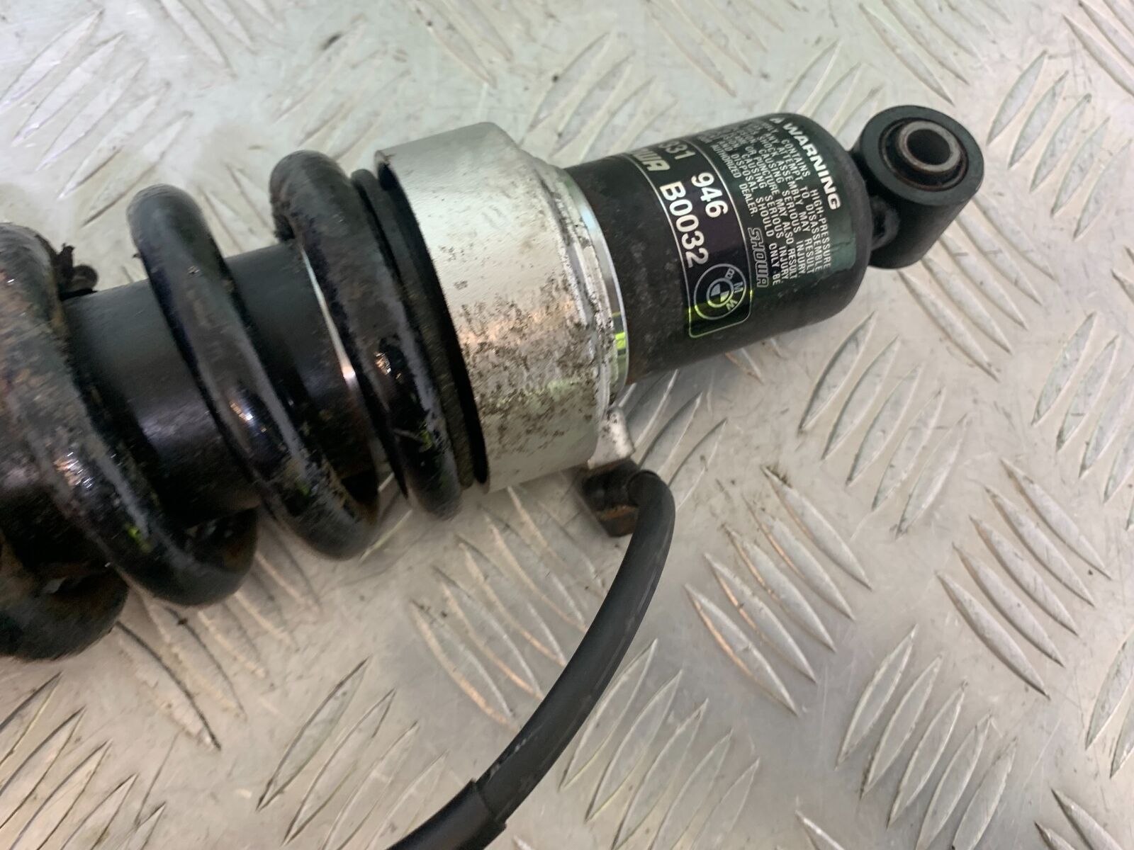 BMW R1100 RT R 1100 RT REAR SHOCK  YEAR 1996-2001 (CMB1095)