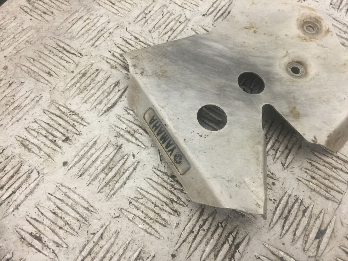 YAMAHA YZF250 YZF 250 FRAME COVER  YEAR 2004 (STOCK 792)