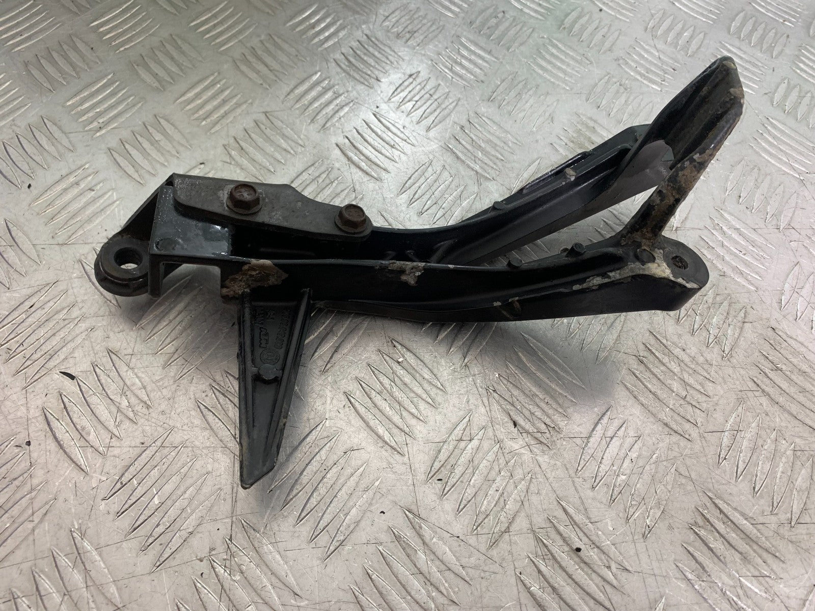 KTM RC125 RC 125 RIGHT REAR HANGER   YEAR 2017-2022 (CMB 1244)